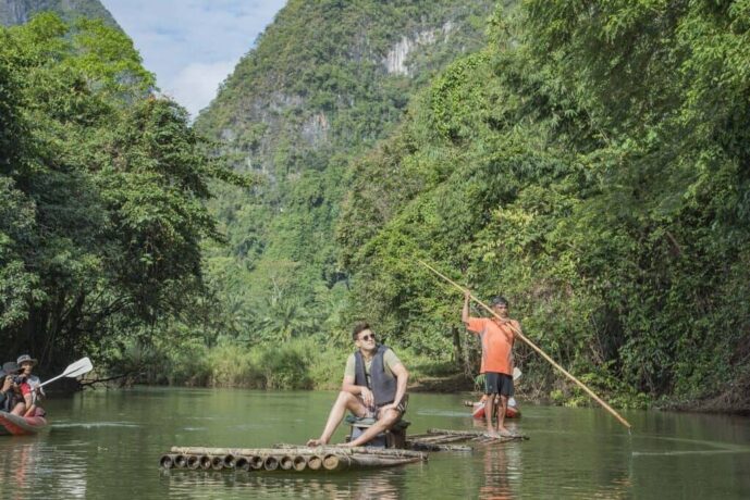 Fahrt auf dem Bambusfloß den Khlong Sok Fluß